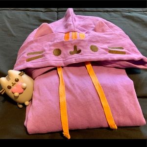 Exclusive Pusheen bat sweatshirt